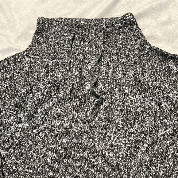 Thick Sweater  - Picture 3 of 4